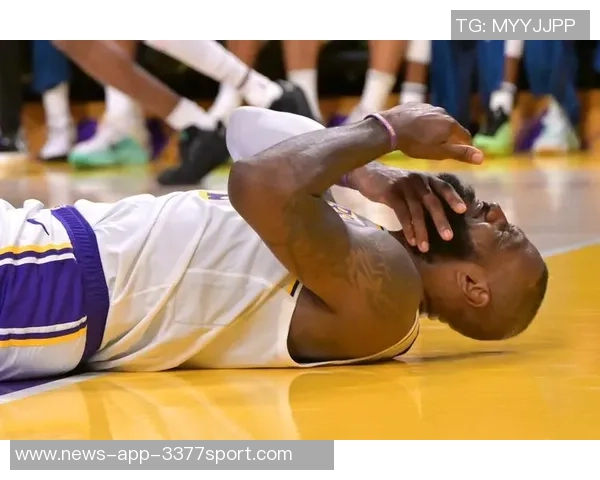 夸梅：布朗尼在主场比赛中表现得如同被车灯照射的迷茫鹿